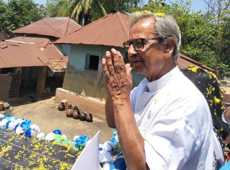 “ভুল হয়েছিল রাজনীতিতে আসা”, রামপুরহাটে উদ্ধার তৃণমূল নেতার ঝুলন্ত দেহ