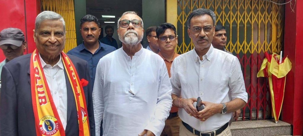 ইস্টবেঙ্গলের উচ্ছ্বাসে উত্তাল ময়দান, লাল-হলুদ তাঁবুতে জনজোয়ার