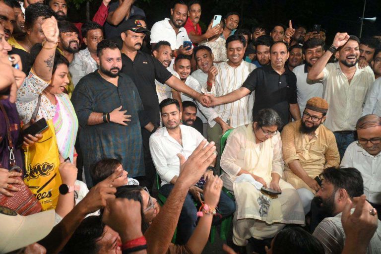 ক্যামাক স্ট্রিট কাণ্ডে অভিষেকের বিরুদ্ধে এফআইআর, হাইকোর্টেও স্বস্তিতে নেই তৃণমূল