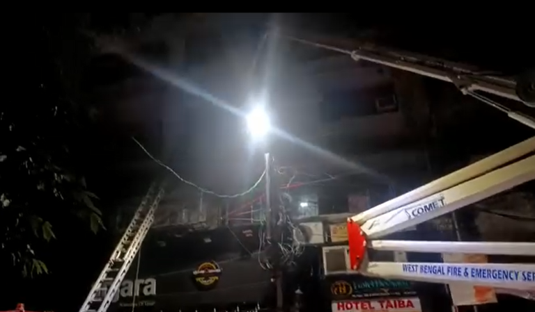 মৃত্যুর মুখ থেকে ফিরেও আতঙ্কিত আবাসিকরা !