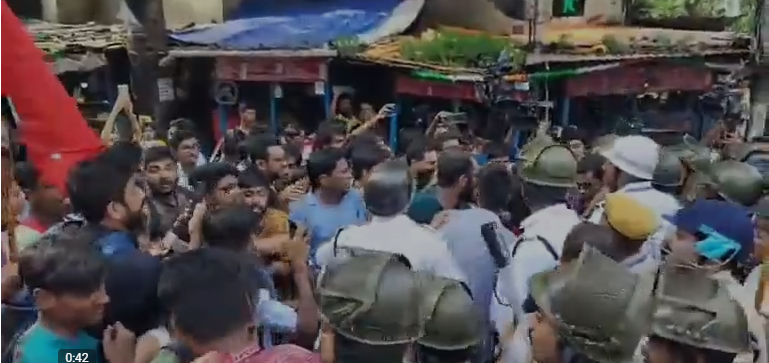 রক্তাক্ত যাদবপুর, রাজপথে মুখোমুখি দুই ছাত্র সংগঠন