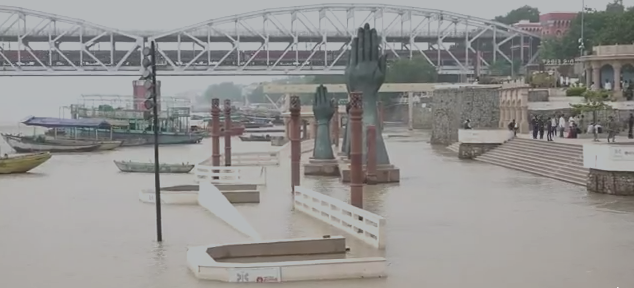 টানা বৃষ্টিতে কার্যত বানভাসী মোদীর বারাণসী !