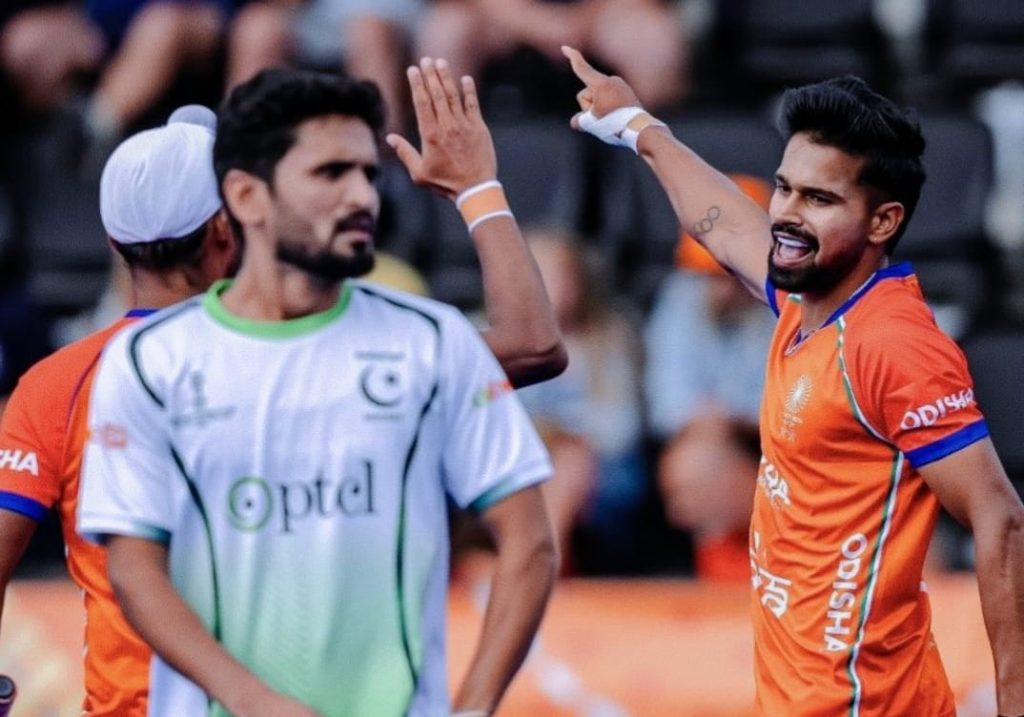 জয় এল, কাটল না শঙ্কা : পাক-বধের রাতেও ভারতের রক্ষণে বড় প্রশ্নচিহ্ন