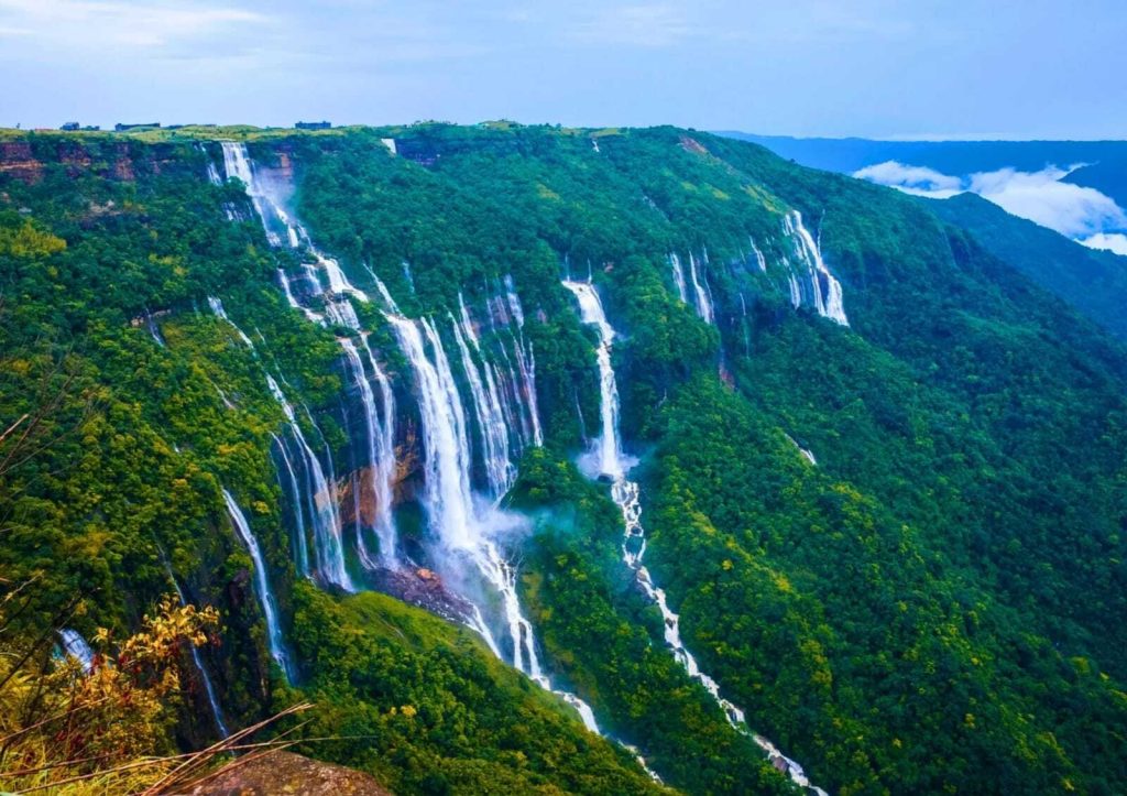শিলংয়ে অশান্তির ধাক্কা পর্যটন শিল্পে, পুজোর মুখে চিন্তায় হোটেল ব্যবসায়ীরা