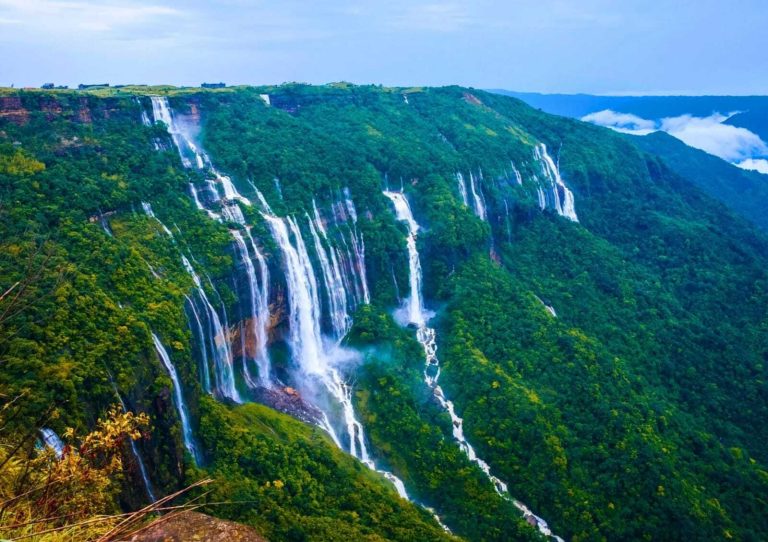 শিলংয়ে অশান্তির ধাক্কা পর্যটন শিল্পে, পুজোর মুখে চিন্তায় হোটেল ব্যবসায়ীরা
