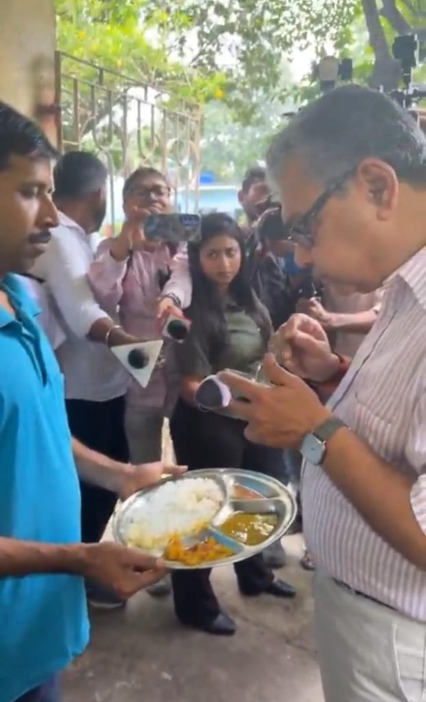 সরকারি হাসপাতালের হেঁশেলে হানা ! খাবার খেয়ে ক্ষুব্ধ মন্ত্রী