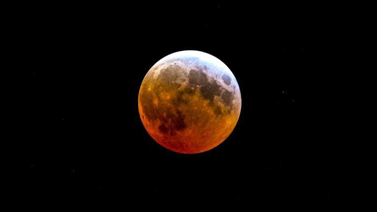 বিরলতম চন্দ্রগ্রহণ শুক্রবার