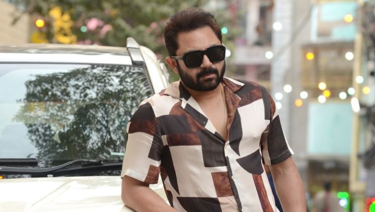কাঠের মিস্ত্রিকে হেনস্থার অভিযোগ সোহমের বিরুদ্ধে