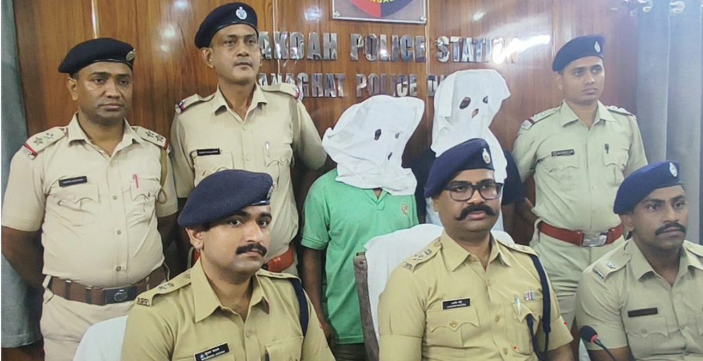 চাকদহে শ্বশুরবাড়িতে পুলিশের হানায় গ্রেপ্তার ২, বাজেয়াপ্ত অত্যাধুনিক ৮টি ট্যাব