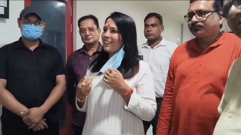 আচমকা পরিদর্শন, মালদহ হাসপাতালে ডাক্তারদের অনুপস্থিতি নিয়ে ক্ষুব্ধ মন্ত্রী