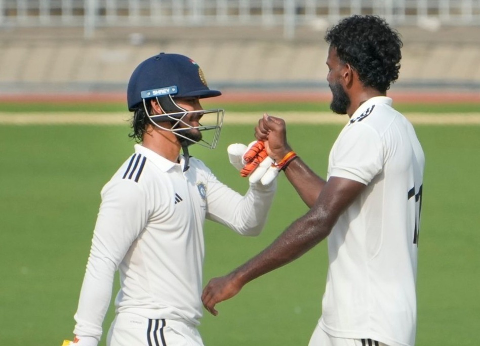 Duleep Trophy: দলীপ ট্রফির ফাইনালে বড় ব্যবধানে এগিয়ে পূর্বাঞ্চল