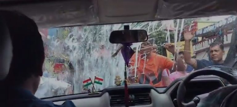 উত্তরপাড়ায় কুণাল ঘোষের গাড়িতে হামলা-ভাঙচুর, ক্ষোভ প্রকাশ মমতার