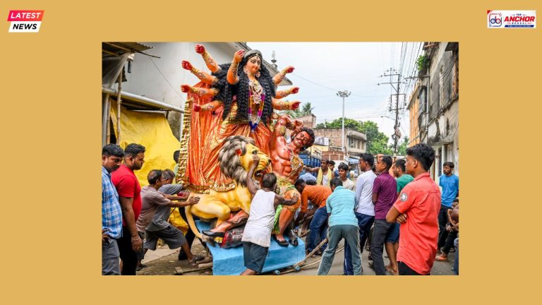 ঘোড়ায় চড়ে মর্ত্যে উমা, ফেরার পথে নৌকা — কী বলছে শাস্ত্র?