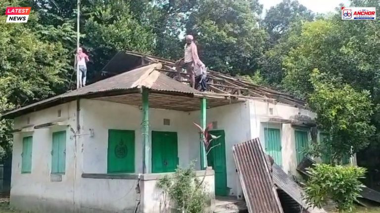 পরিত্যক্ত সরকারি আবাসনে ভাঙার কাজ শুরু ইসলামপুরে