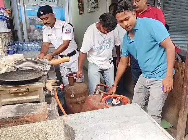নিউ জলপাইগুড়ি বাজারে এনফোর্সমেন্ট ব্রাঞ্চের হানা