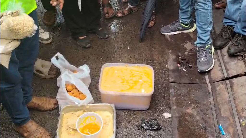 ছত্রাকযুক্ত মাখা সন্দেশ উদ্ধার, কলকাতায় ডেকার্স লেন-সহ একাধিক স্থানে হানা