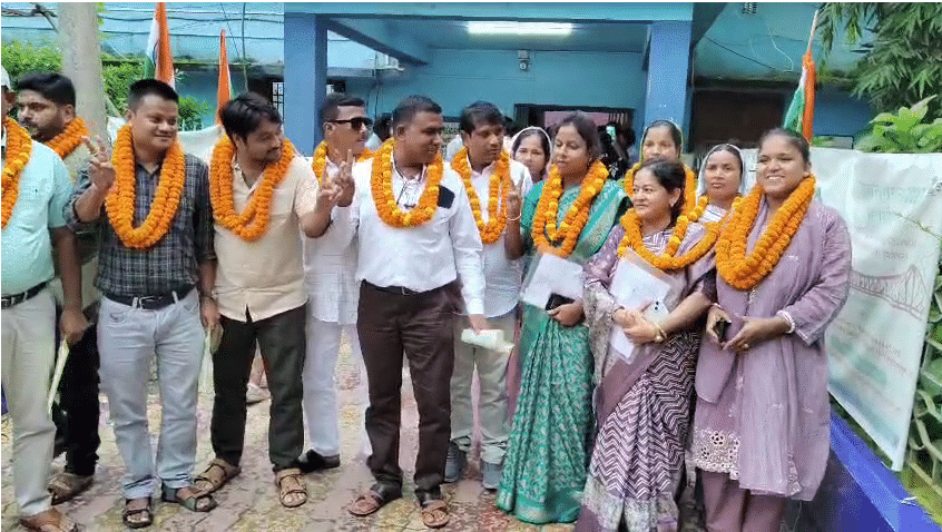 আস্থা ভোটে জয়, সভাপতির পদ ধরে রাখলেন মুস্তারী বেগম