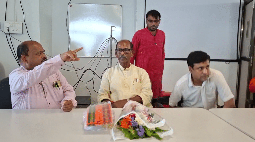 সরকারি চিকিৎসকদের প্রাইভেট প্র্যাকটিস, কড়া বার্তা মন্ত্রীর