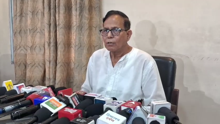 দলবদল থেকে পুজোর স্টল, বিজেপিকে কড়া আক্রমণ সেলিমের