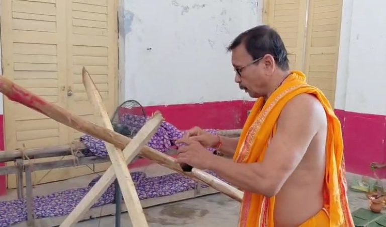 ময়না কাঠ পুজো দিয়ে শুরু কোচবিহারের ঐতিহ্যবাহী বড়দেবীর প্রতিমা নির্মাণ