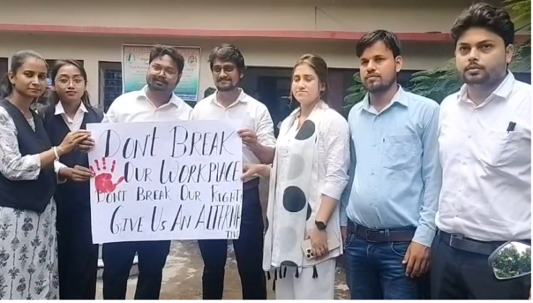 ইসলামপুর আদালতে আইনজীবীদের কর্মবিরতি