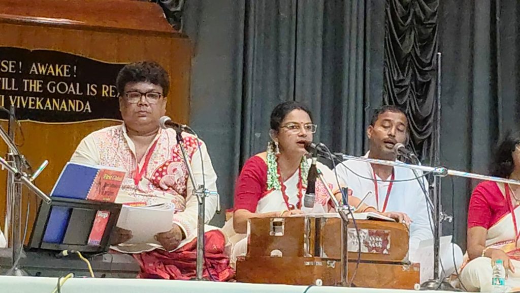 গোলপার্কের অনুষ্ঠানে সুপ্রিয় সেনগুপ্ত ও কারিগরি কবিয়াল