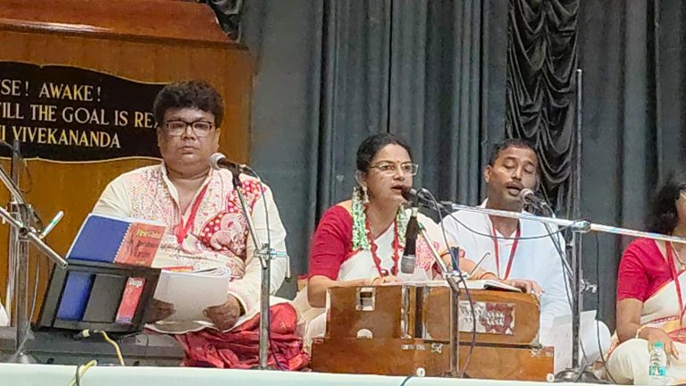 গোলপার্কের অনুষ্ঠানে সুপ্রিয় সেনগুপ্ত ও কারিগরি কবিয়াল