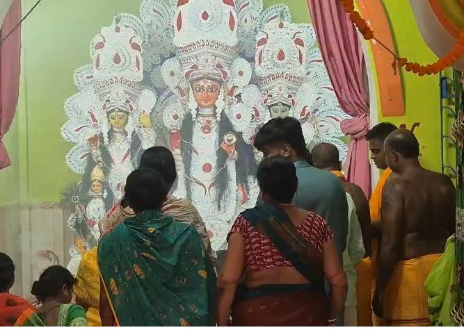 ১৫০ বছরের ঐতিহ্য: উখড়ার ঘোষ পাড়ায় সূচনা হল ভগবতী পুজোর