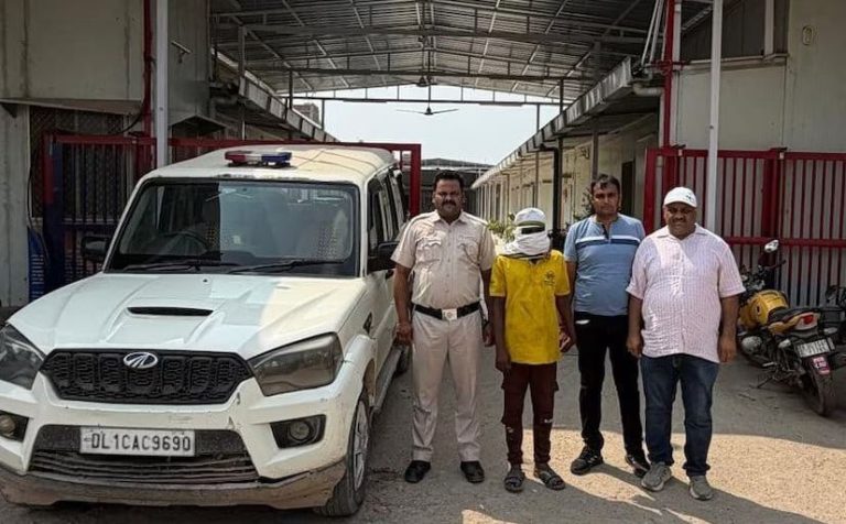 দেহ নিয়ে টানাটানি কুকুরের!‌ দিল্লির কিশোরীকে ধর্ষণ করে খুনের ঘটনায় ৪ অভিযুক্ত গ্রেপ্তার