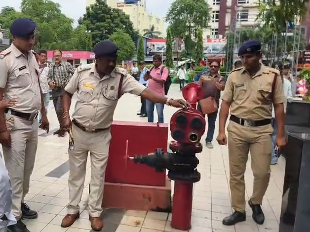 আগুন জ্বালিয়ে অগ্নিনির্বাপণ ব্যবস্থার পরীক্ষা দুর্গাপুরে