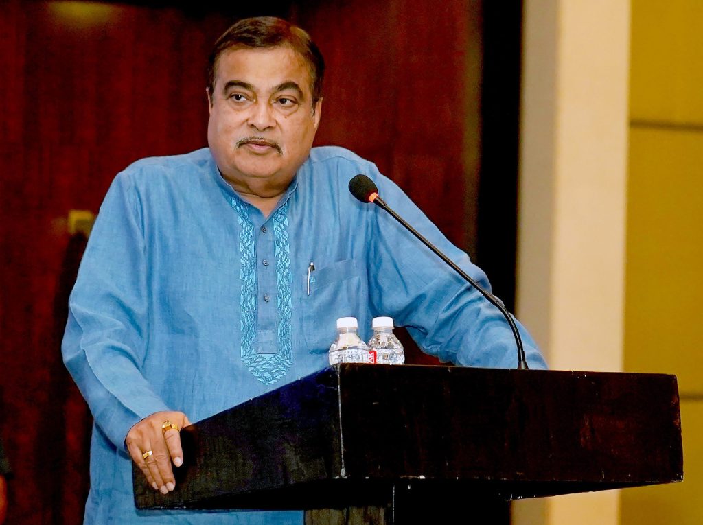 আগামী বছরই দেশজুড়ে ‘‌ব্যারিয়ার ফ্রি’‌ টোল প্লাজা