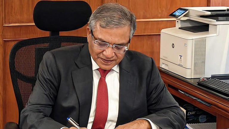 জ্ঞানেশ কুমারকে ঘিরে বাড়ছে অস্বস্তি? সরব বিরোধীরা, পাল্টা জবাব বিজেপির