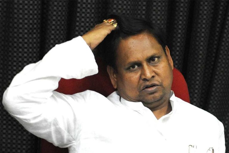 থানায় হাজিরা হুমায়ুনের,  করবেন না ভোট প্রচার
