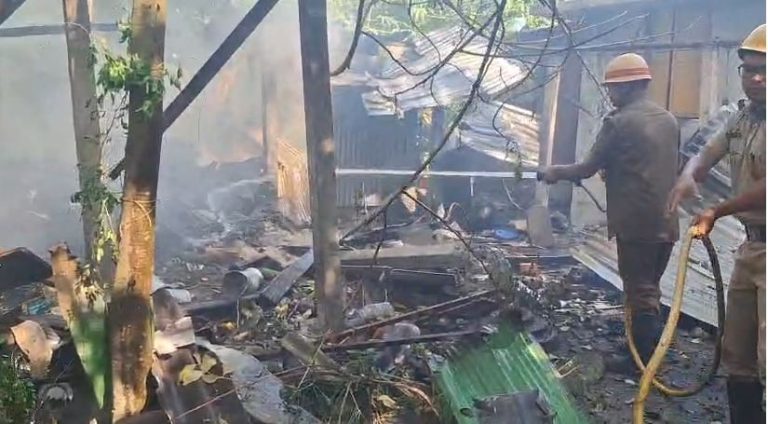 অগ্নিকাণ্ডের ঘটনায় চাঞ্চল্য ইসলামপুরে