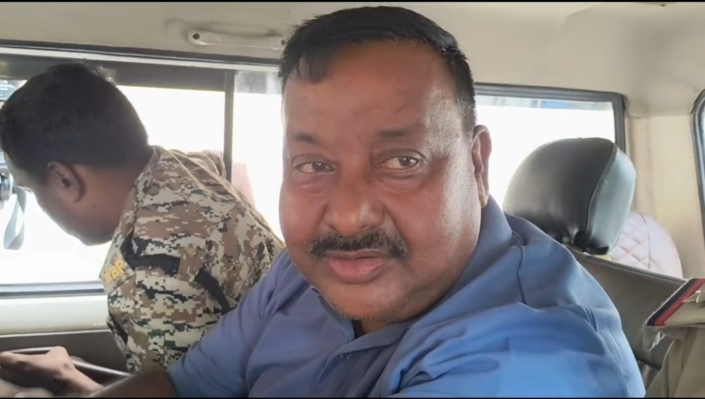শিলিগুড়ির দাপুটে তৃণমূল নেতা কাজল ঘোষ গ্রেপ্তার, আদালতে লক্ষ্য করে ডিম