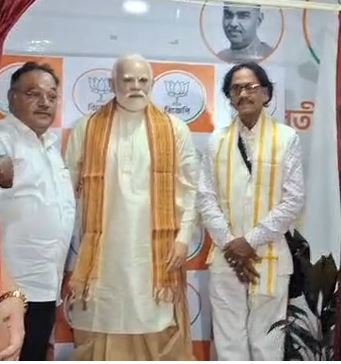 জন্মদিনে উন্মোচিত মোদির মোমের মূর্তি