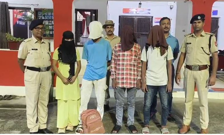 ত্রিপুরা সুন্দরী এক্সপ্রেসে আরপিএফ ও জিআরপির যৌথ অভিযান,  আটক ৪ রোহিঙ্গা 