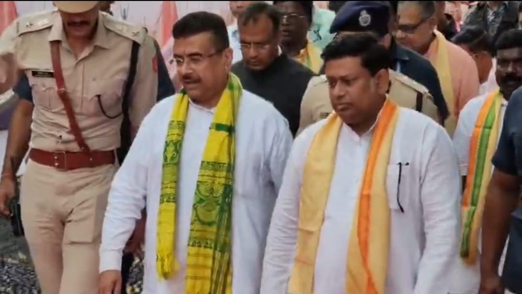 নিষিদ্ধ সিরাপ ধ্বংস করলেন শুভেন্দু