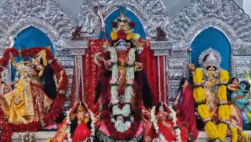 ‌কৌশিকী অমাবস্যায় বিশেষ সাজ শিলিগুড়ির মা উগ্র তারার
