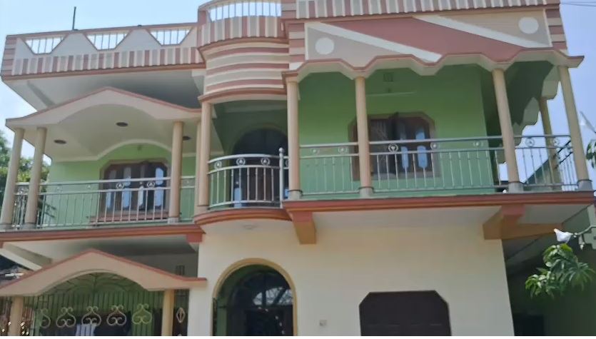 বাড়ি খালি থাকার সুযোগে ২৪ লক্ষ টাকা ও ২৫ ভরি সোনা লুঠ