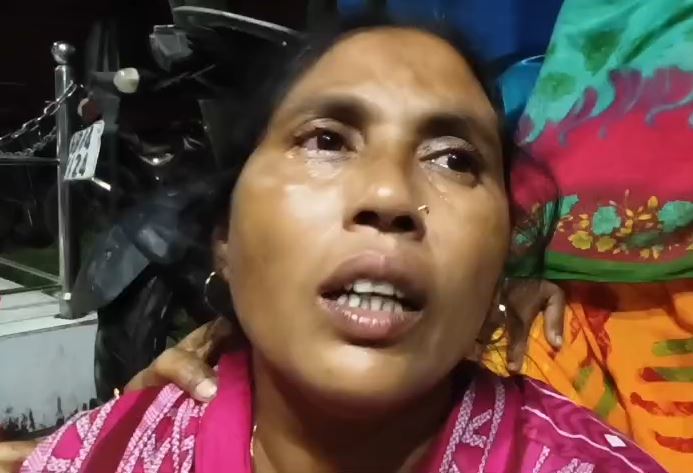 বিবাদের জেরে স্ত্রীকে কোপানোর অভিযোগ স্বামীর বিরুদ্ধে