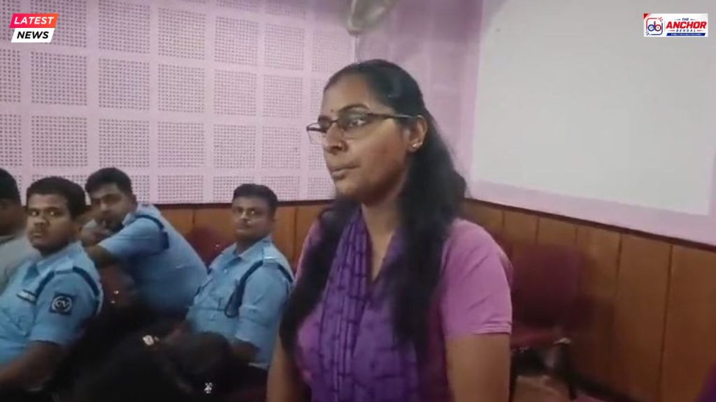 নাবালিকা বয়সে গর্ভবতী, হুমকি আশাকর্মীকে