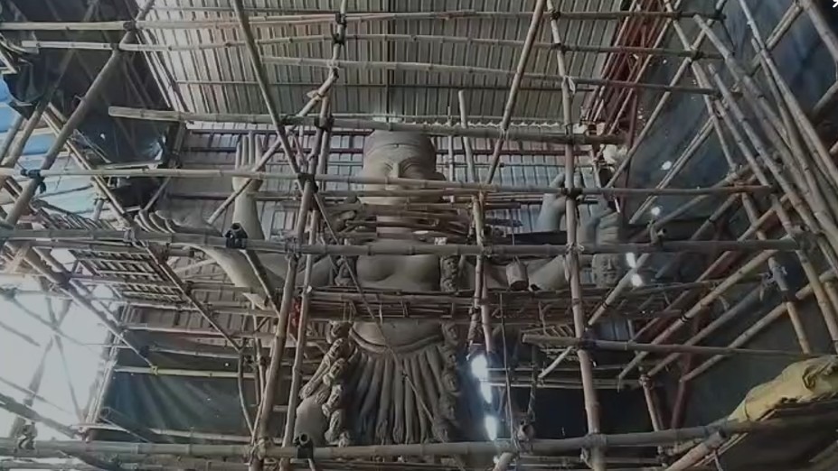 শিলিগুড়িতে কালীপুজোর আকর্ষণ নৈহাটির আদলে বড়মার আরাধনা