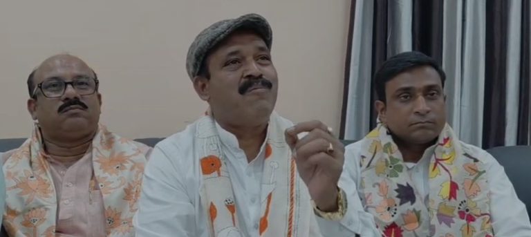 বীরভূমে ভূমি ও ভূমি সংস্কারের কাজে স্বচ্ছতা আনতে উচ্চপর্যায়ের বৈঠকে রাষ্ট্রমন্ত্রী