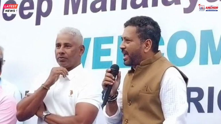 প্রাক্তন ক্রিকেটার চামিন্ডা ভাসের উপস্থিতিতে বাঘাযতীন রোড রেস, অংশ নিলেন পর্যটনমন্ত্রীও 