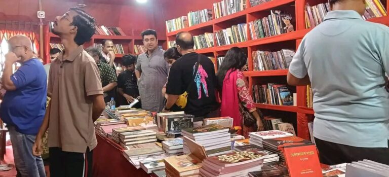 দুর্গাপুজোয় সারা রাজ্যে এক কোটি টাকারও বেশি বই বিক্রি হয়েছে, দাবি সিপিএমের