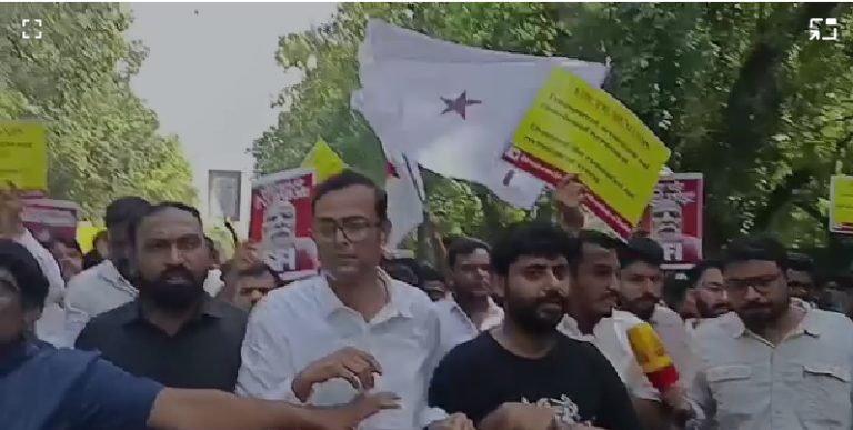 জ্ঞানেশ কুমারের পদত্যাগ ও ব্যালট পেপার ফেরানোর দাবিতে দেশব্যাপী প্রতিবাদের ঝড়