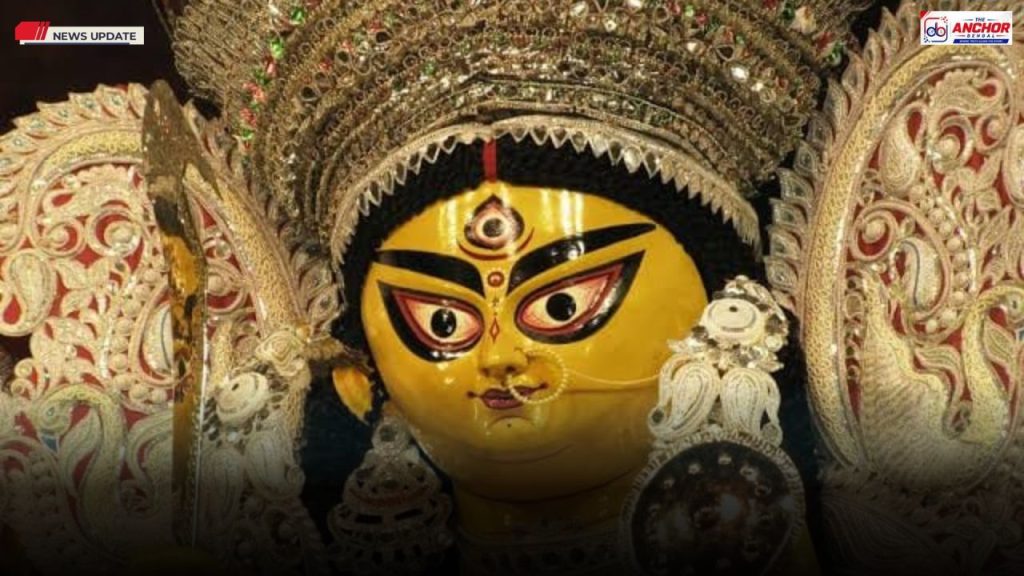 থিম আর ঐতিহ্যের মেলবন্ধনে উজ্জ্বল বারোয়ারি