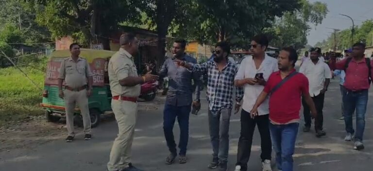 দুর্গাপুরে তৃণমূল-বিজেপি সংঘর্ষ, রণক্ষেত্র নিউটন এলাকা
