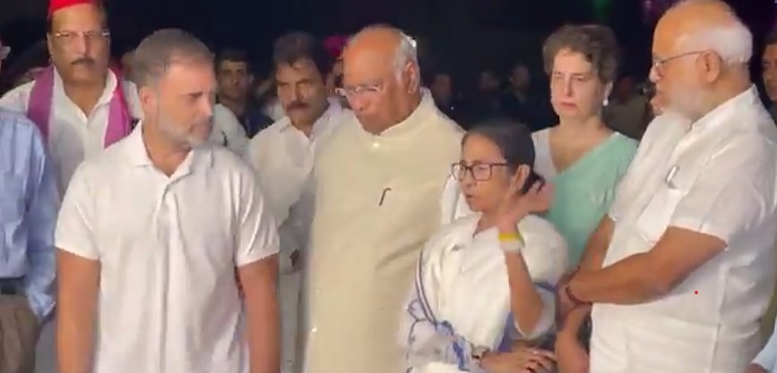‘ভোটচুরি’র অভিযোগে রাষ্ট্রপতির দ্বারস্থ ‘ইন্ডিয়া’, প্রমাণ চাইলেন দ্রৌপদী মুর্মু?